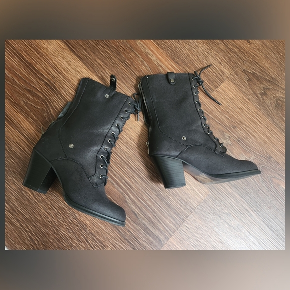 JustFab Statement Fold over Bootie - Picture 7 of 9